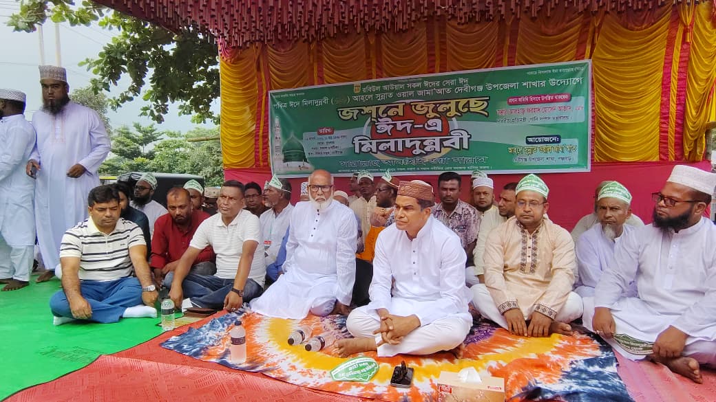 ‘মাজার ধ্বংস করলে আমরা ঘরে বসে থাকব না’: পানি সম্পদ প্রতিমন্ত্রী আজাদ